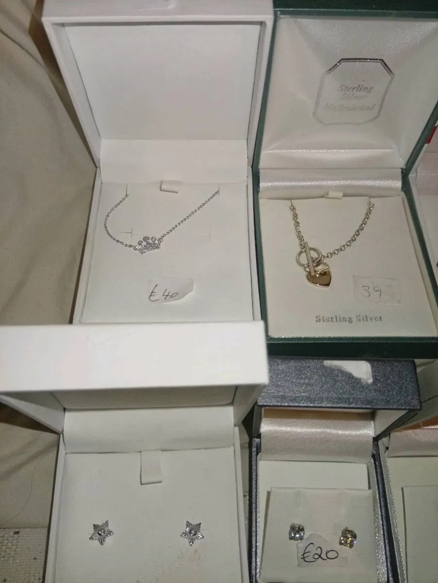 CLOSE DOWN JEWELLERY SALE 220 FOR LOT SLIVER - Image 3
