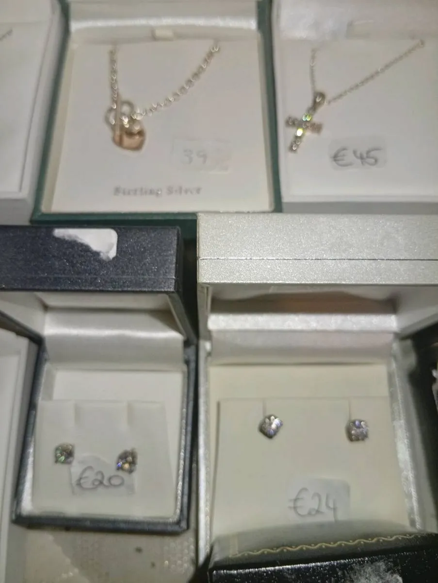 CLOSE DOWN JEWELLERY SALE 220 FOR LOT SLIVER - Image 2
