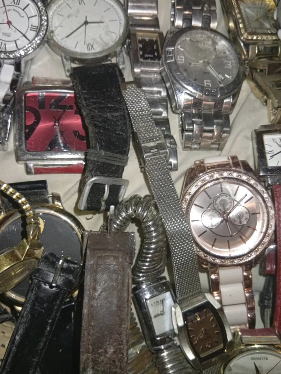 JOB LOT OF OLD WATCHES PARTS REPAIRS 160 FOR  LOT - Image 1