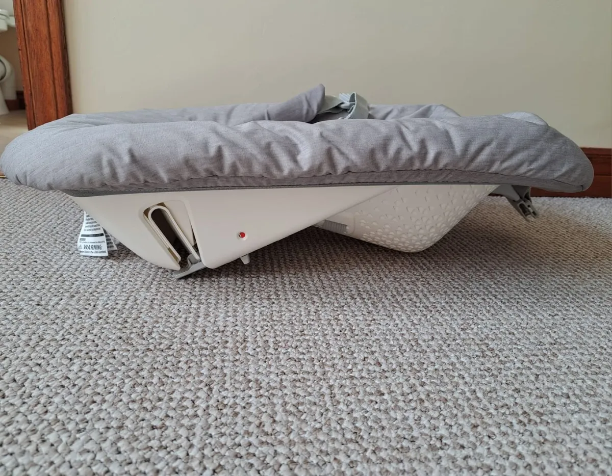 Stokke Tripp Trapp Newborn Insert Grey - Image 3