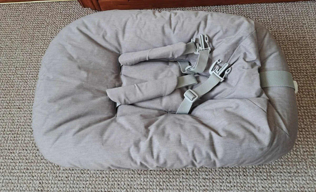 Stokke Tripp Trapp Newborn Insert Grey - Image 2