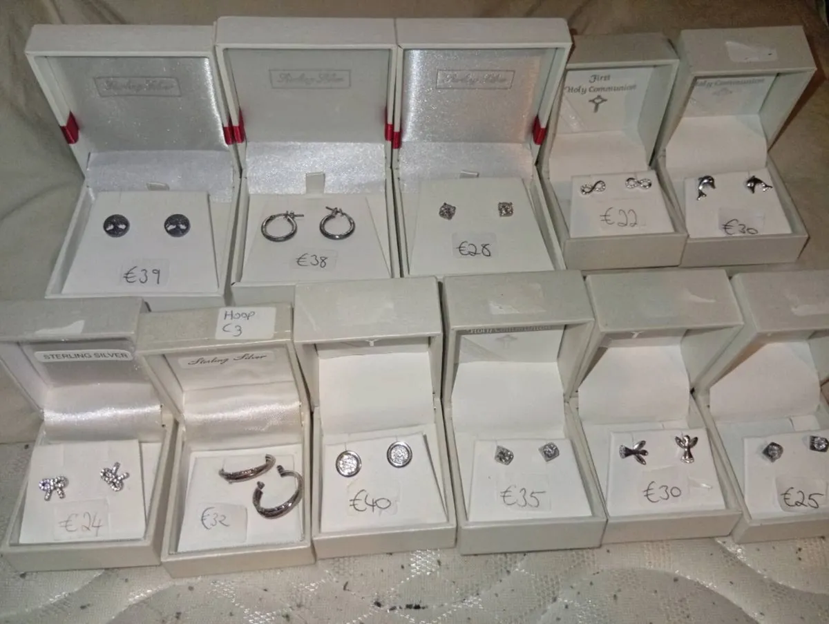 CLOSE DOWN JEWELLERY SALE 220 FOR LOT SLIVER - Image 4