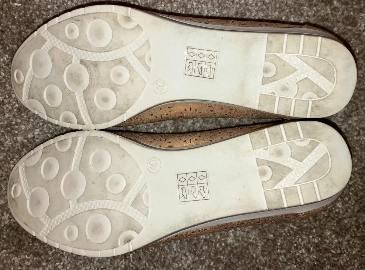 Shoes - Image 4
