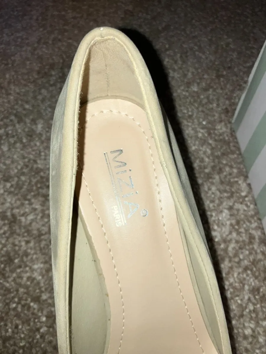 Ladies Shoes - Image 2