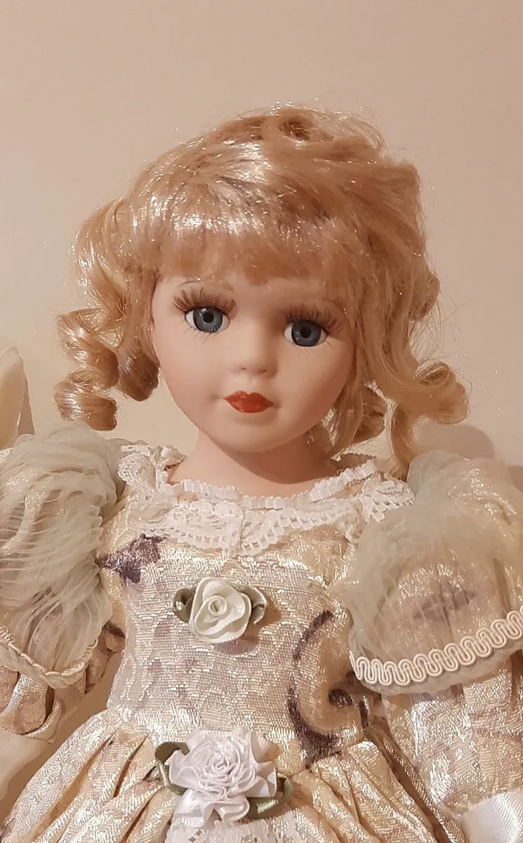 Porcelain dolls - Image 1