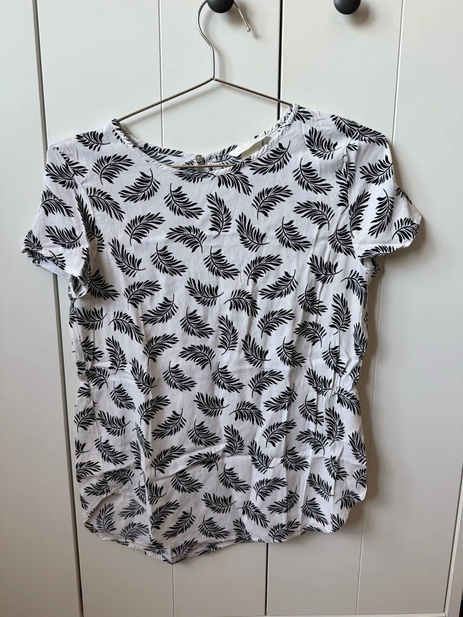 H&M women ladies short sleeve top - Image 1