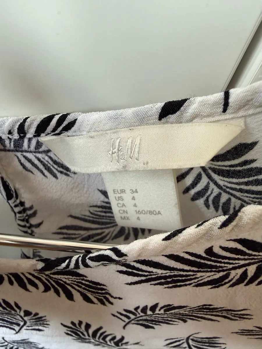 H&M women ladies short sleeve top - Image 2