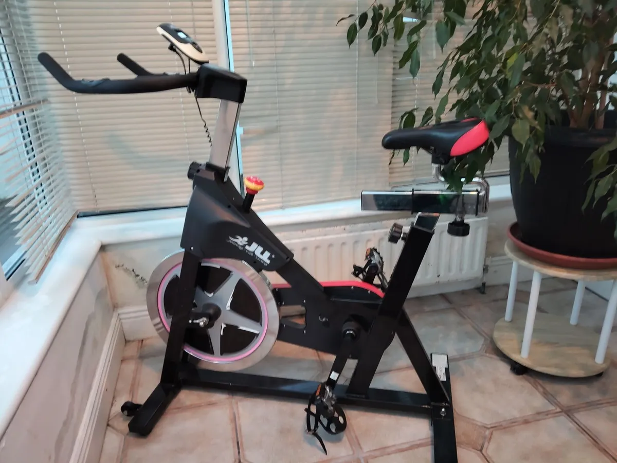 Exercise bike - Image 1