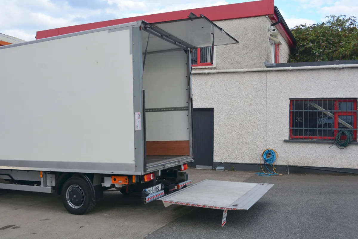Opel Movano Luton Box & Tail lift - Image 4