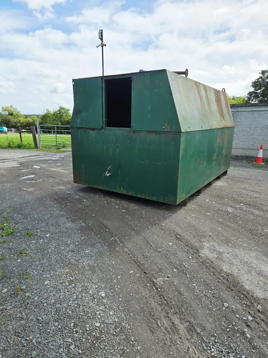10,000 litre  Diesel Bowser Bunded - Image 3