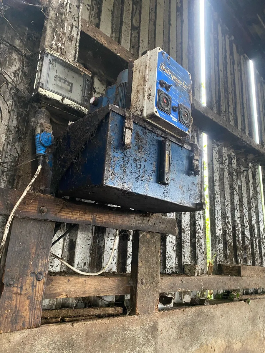 Dairymaster automatic scrapers - Image 1