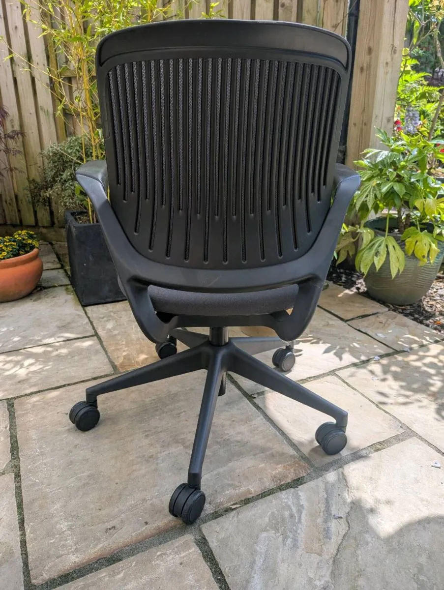 Ergonomic office chair - Image 3