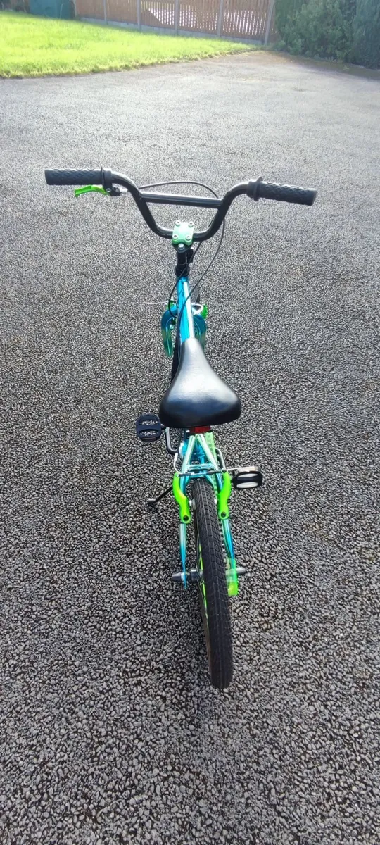 18-Inch Glitch Kids Bike in Metallic Blue - Image 3