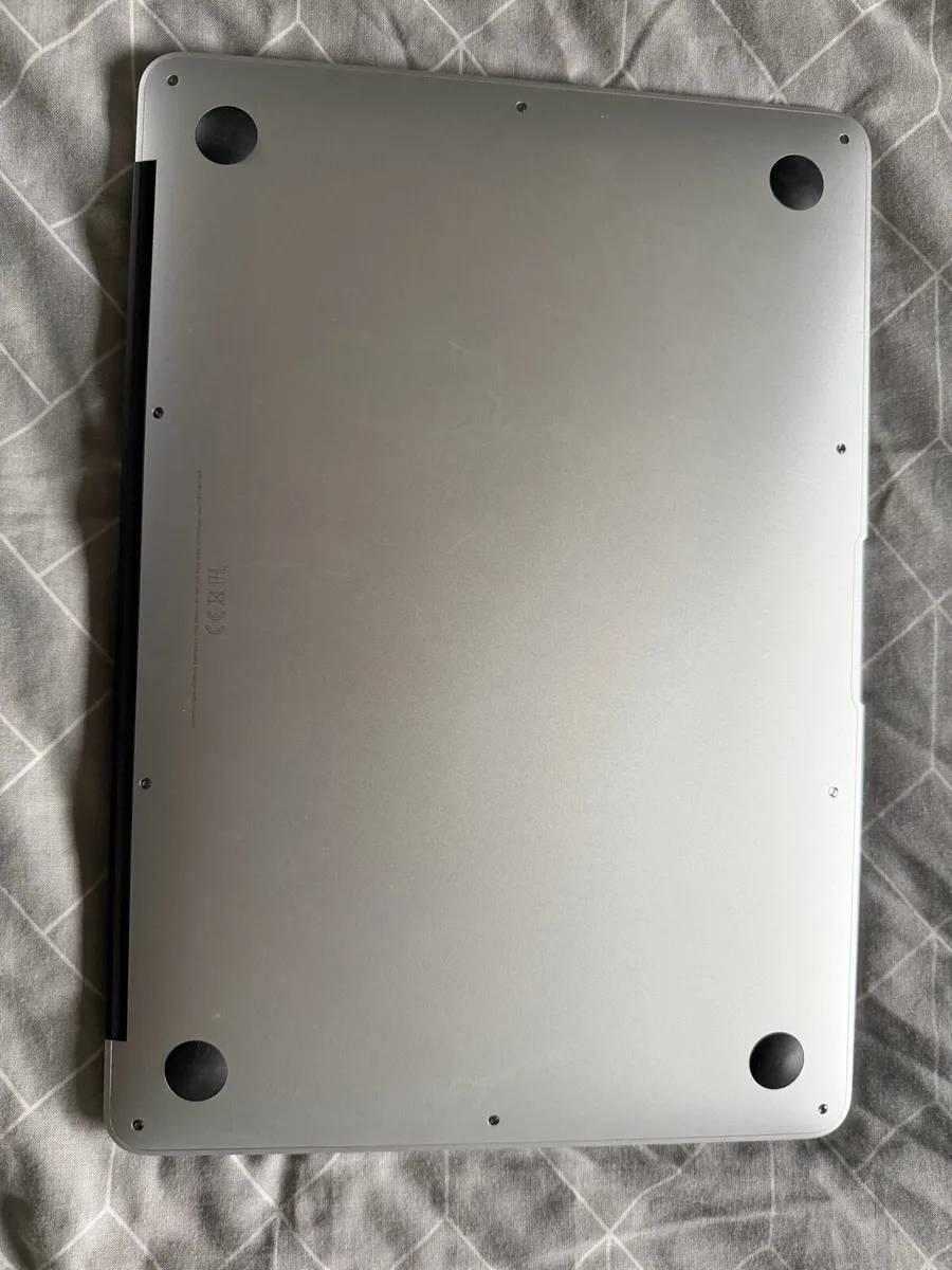 MacBook Air 2017 i5 - Image 2