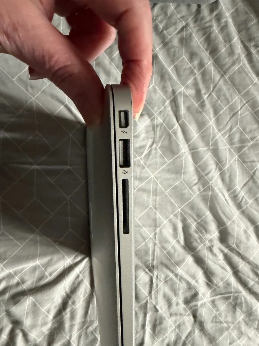 MacBook Air 2017 i5 - Image 3
