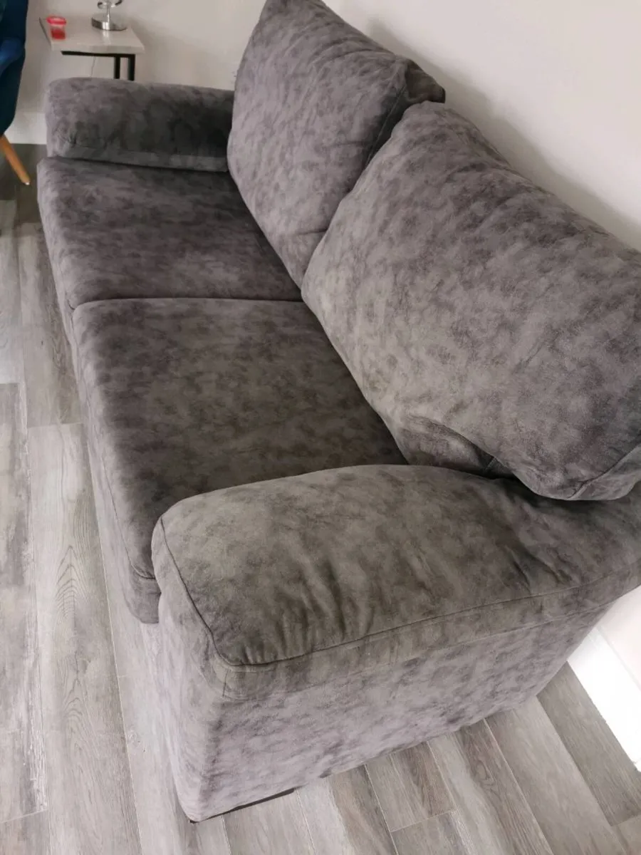 3 + 2 seater sofas - Image 2