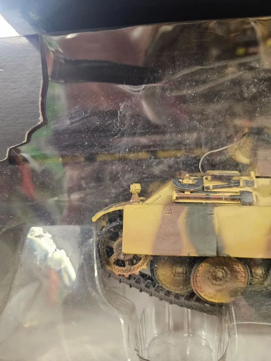 Corgi Forces of Valor German WW2 Panther Tank - Image 2