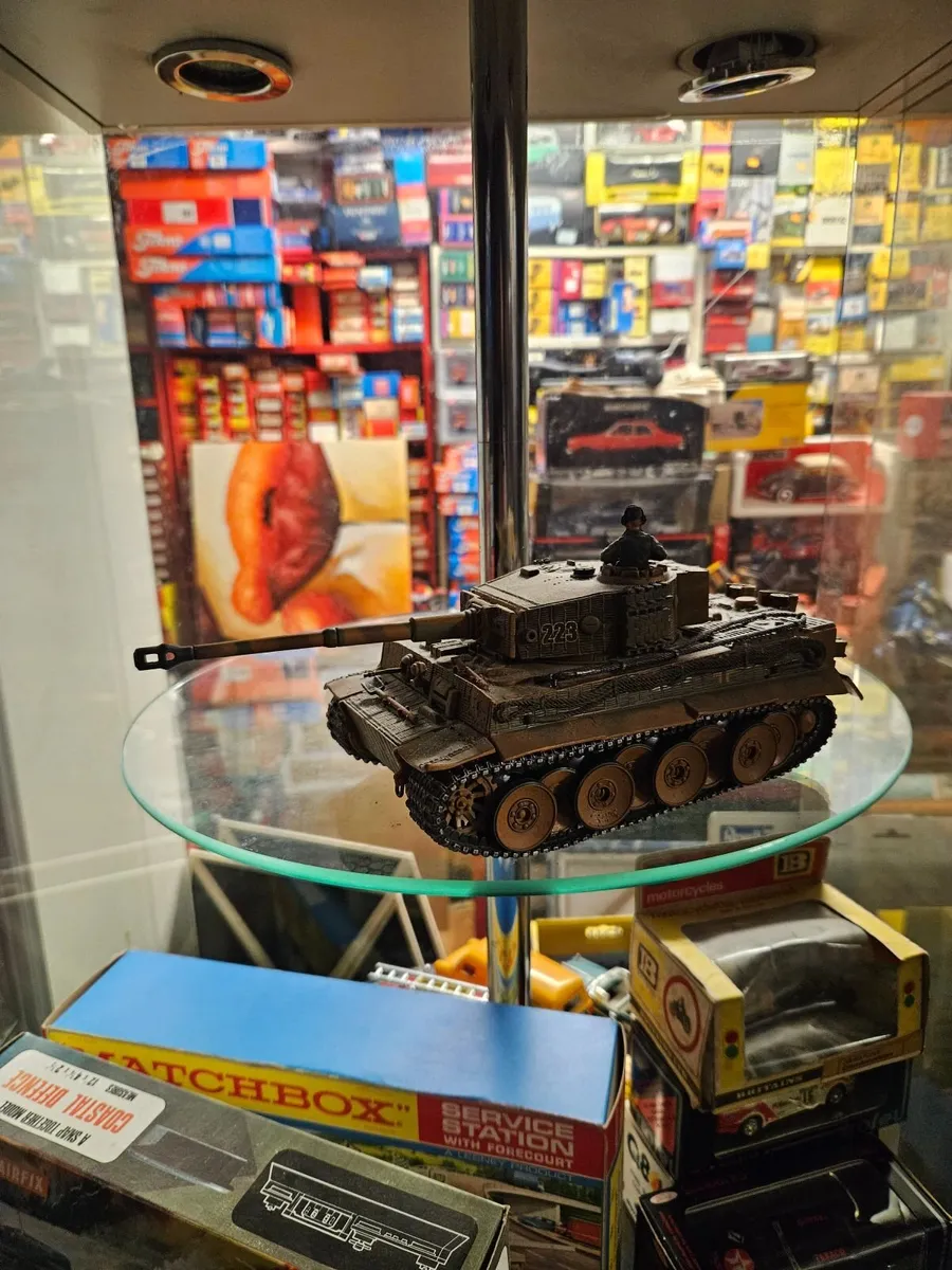 Corgi Forces of Valor German WW2 Tiger Tank - Image 4