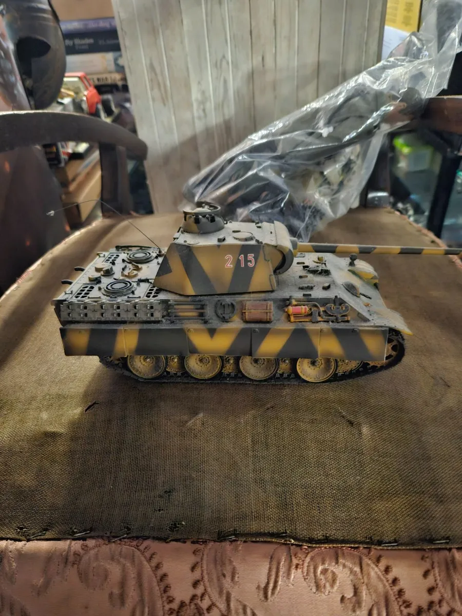 Corgi Forces of Valor German WW2 Panther Tank - Image 2