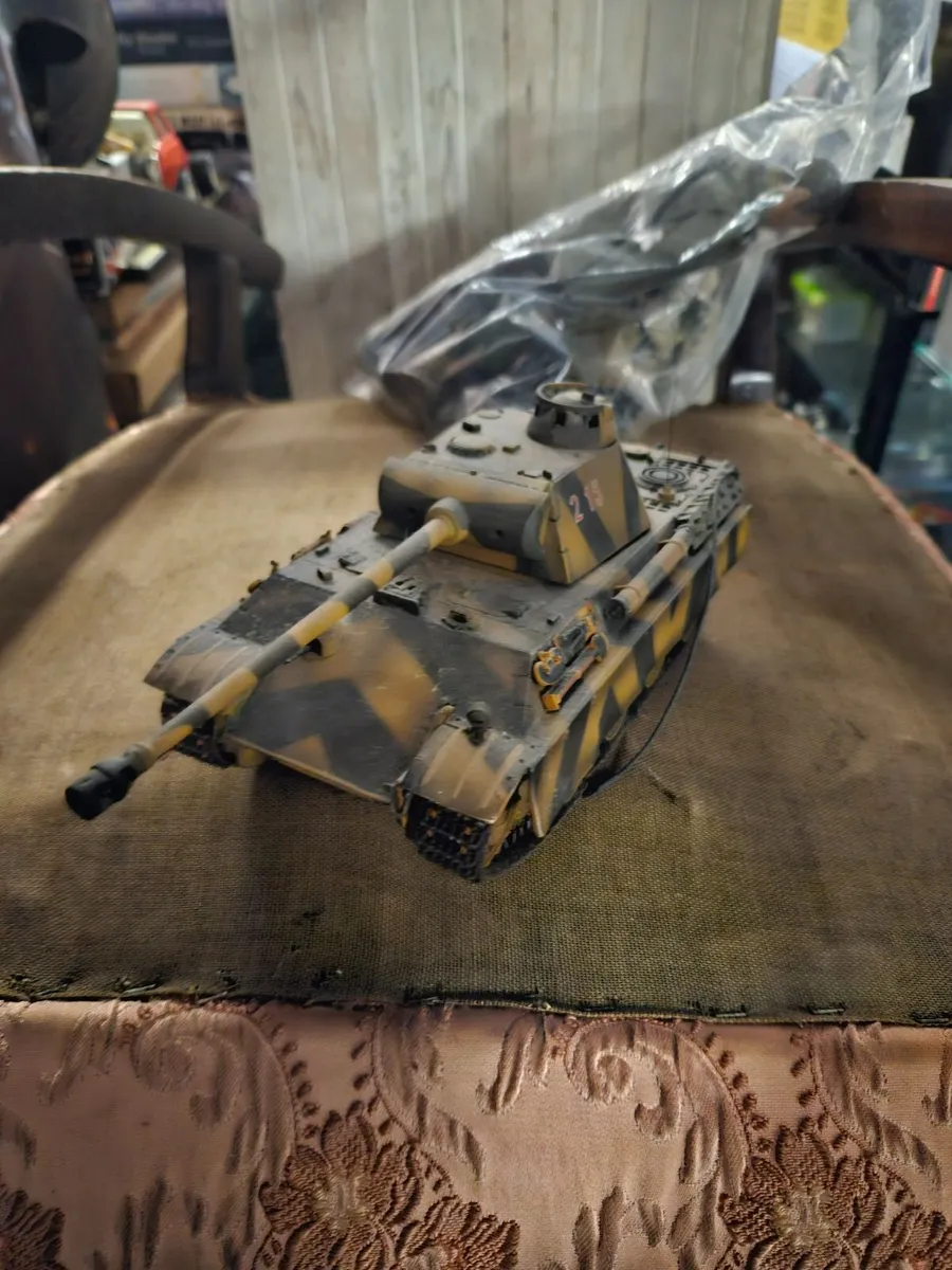 Corgi Forces of Valor German WW2 Panther Tank - Image 3