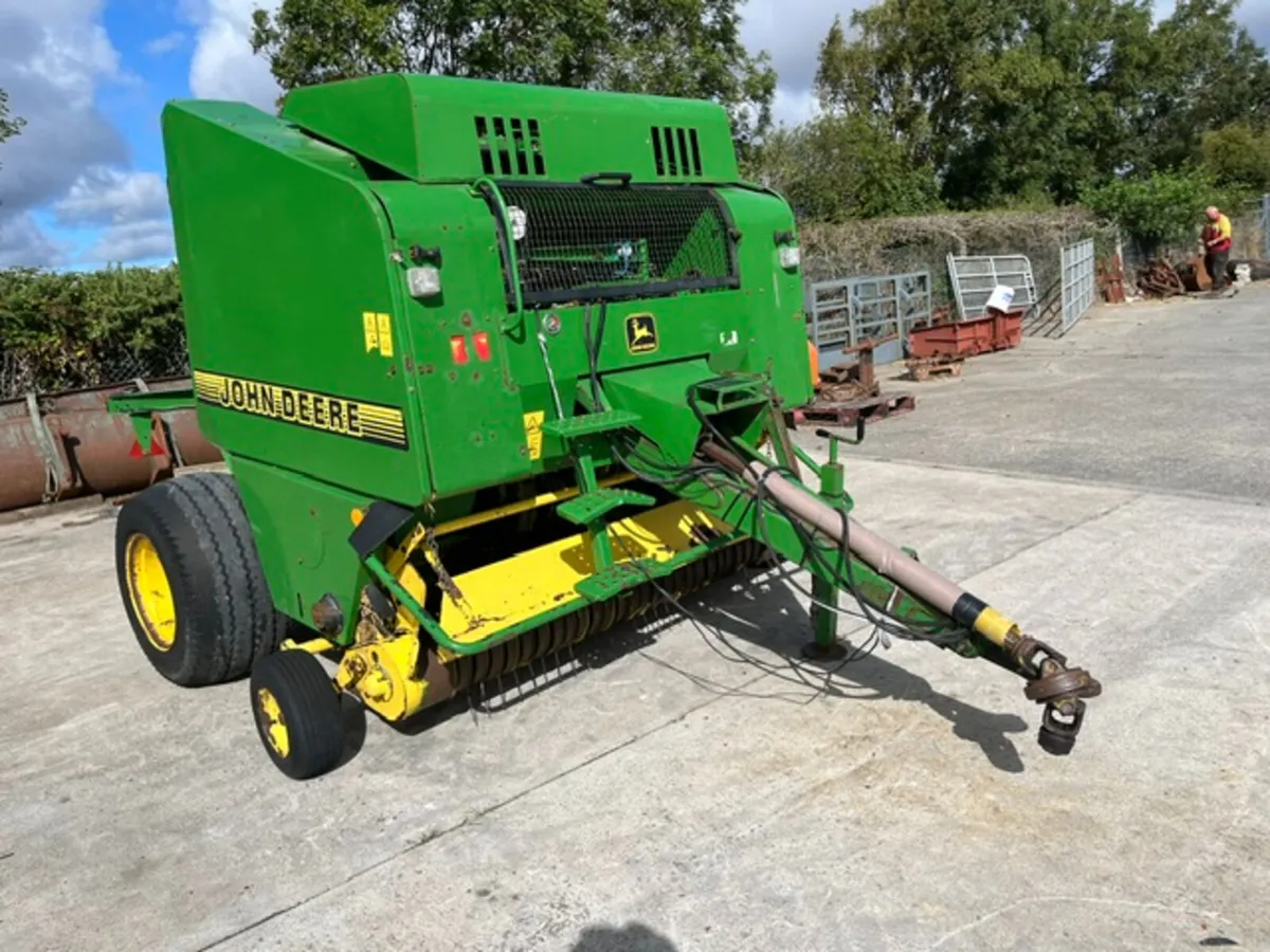 John Deere 578 and 575 Round Balers - Image 2