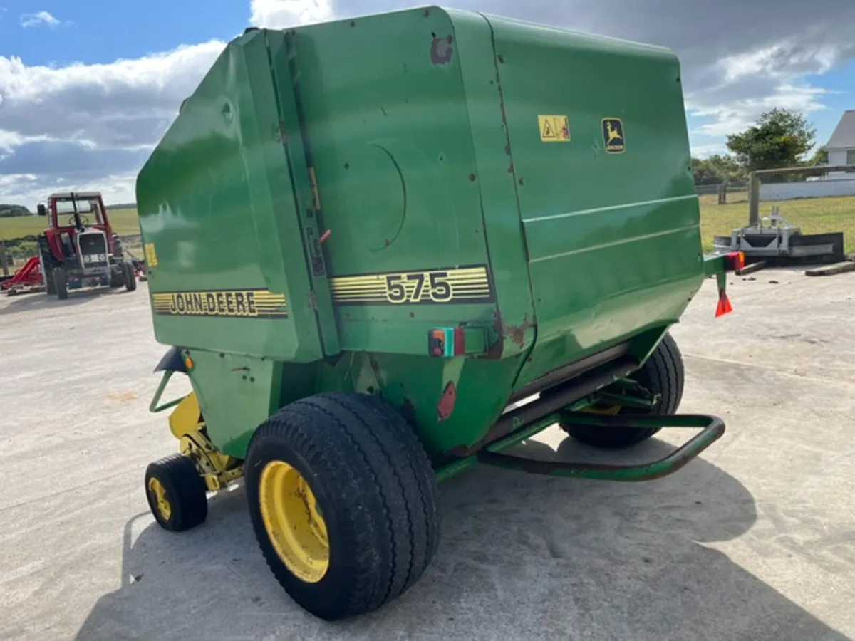 John Deere 578 and 575 Round Balers - Image 4