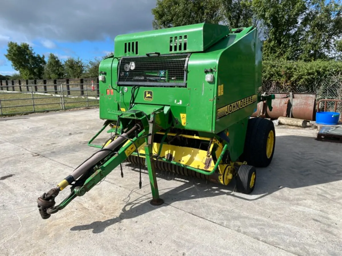 John Deere 578 and 575 Round Balers - Image 3
