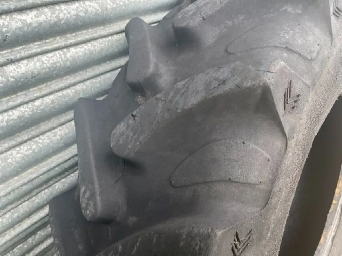 380 / 85 / R24 ASCENSO Tyres - Image 4