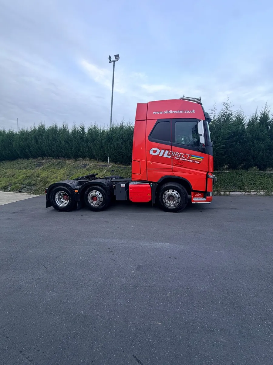 Volvo FH 540 ADR Tractor Unit 6x2 - Image 2