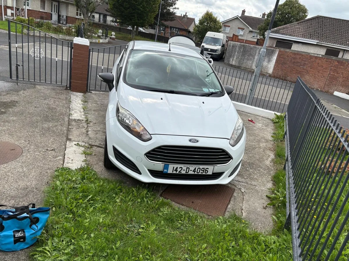 Ford Fiesta Van - Image 1