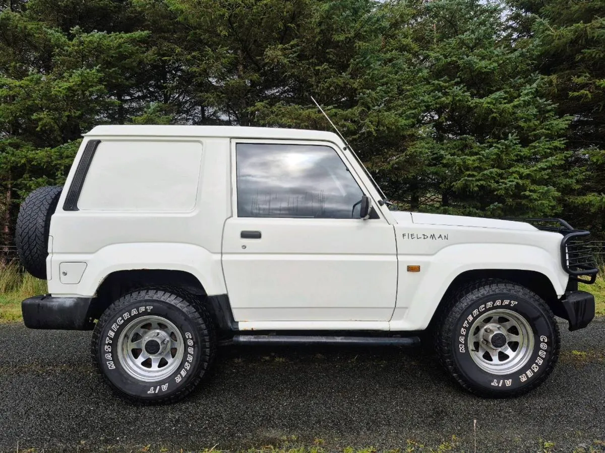 Daihatsu Fourtrak - Image 2
