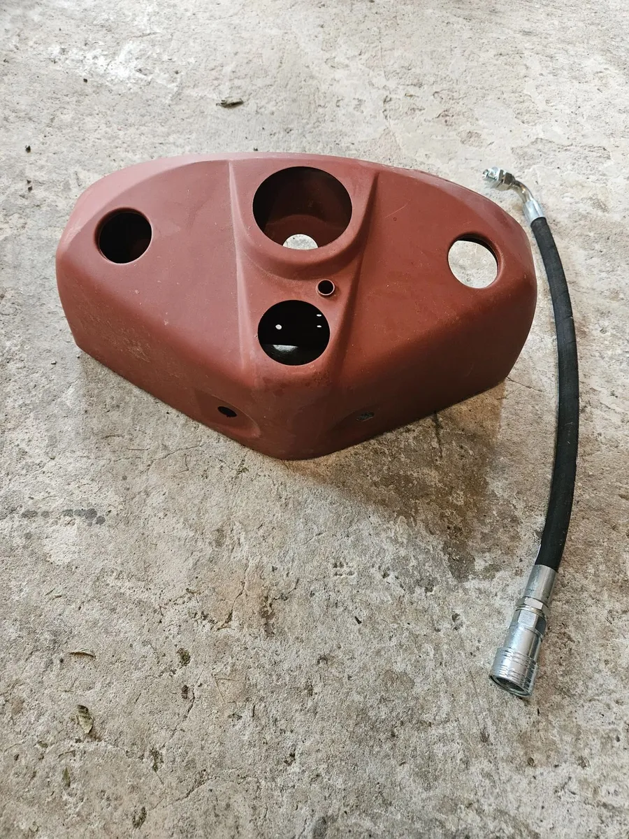 MASSEY FERGUSON 35, Case New Holland hitch hook - Image 1