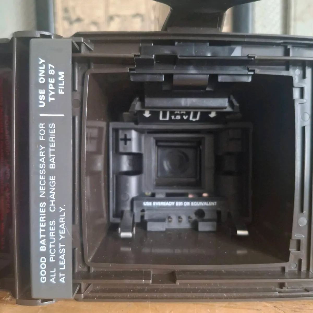 Vintage Polaroid Super Swinger - Image 4