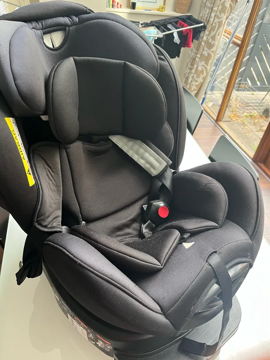 ISOFIX + rotating baby car seat - Image 1