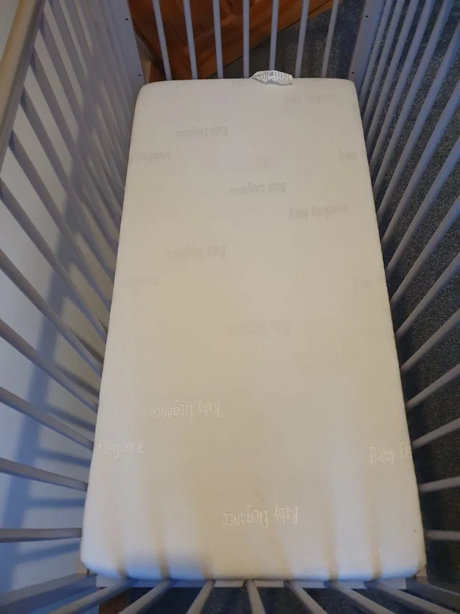 Baby Elegance Cot w/mattress - Image 3