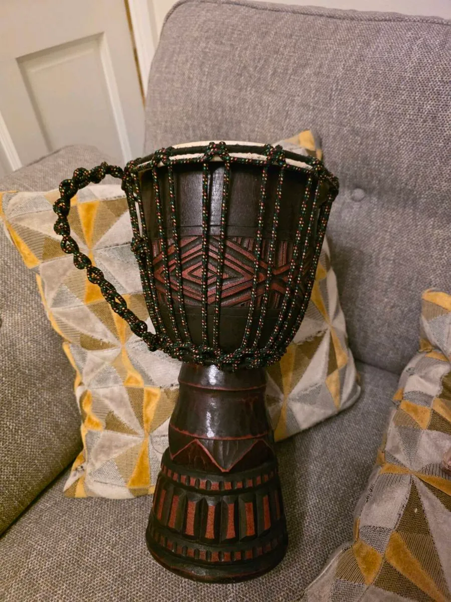 Wooden djembe with bag - Image 1