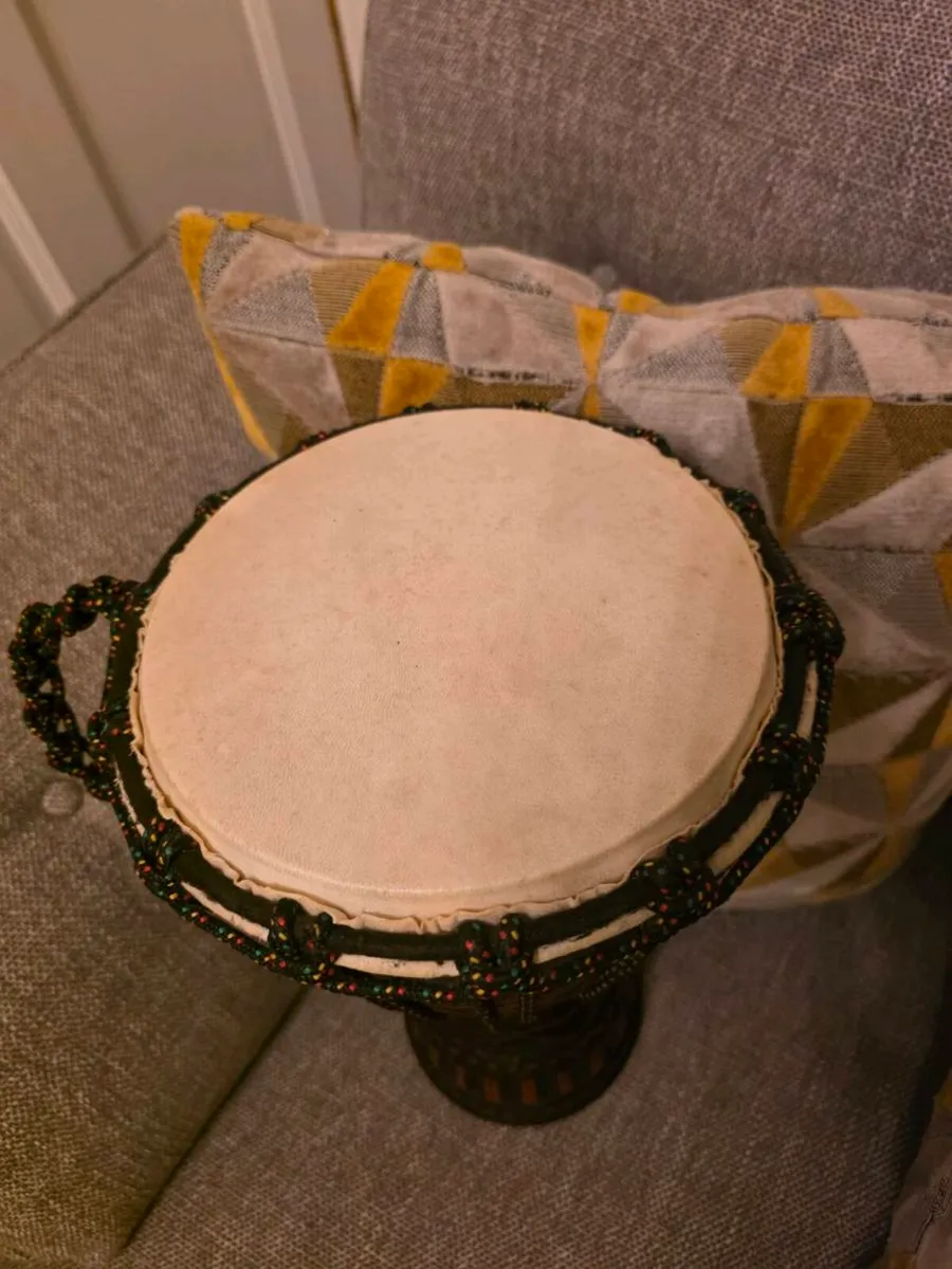 Wooden djembe with bag - Image 2