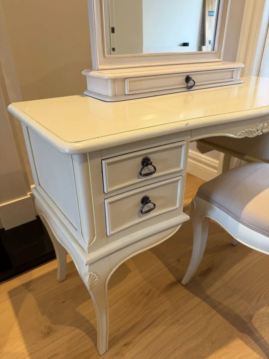 Adriana French-Style Dressing Table Mirror & Stool - Image 2