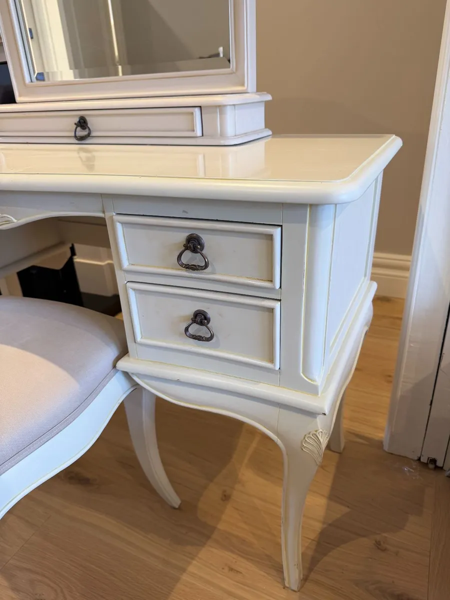 Adriana French-Style Dressing Table Mirror & Stool - Image 3