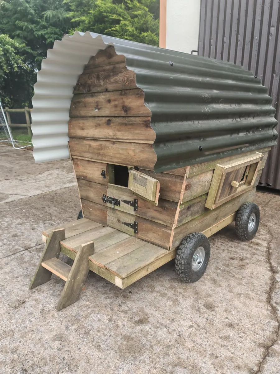 Shepherds hut hen house - Image 2