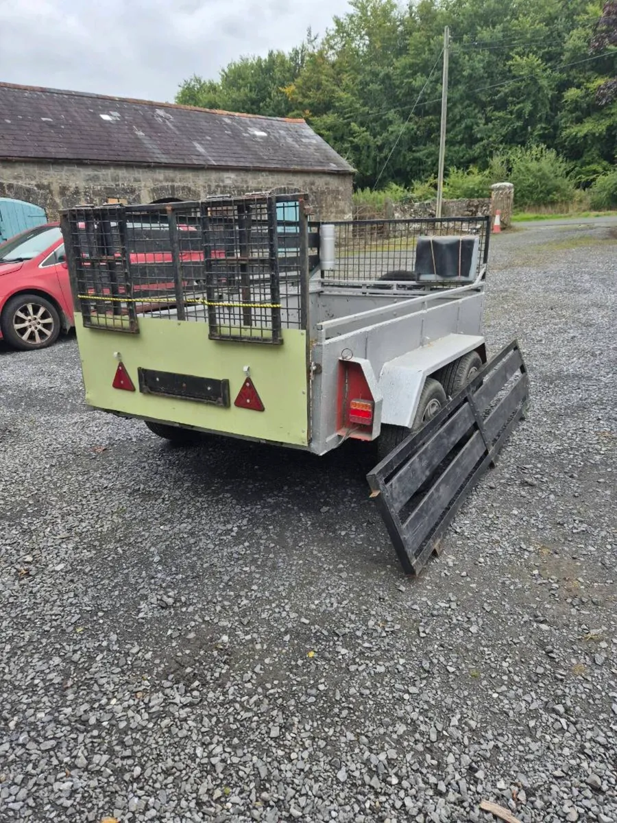 Trailer - Image 1