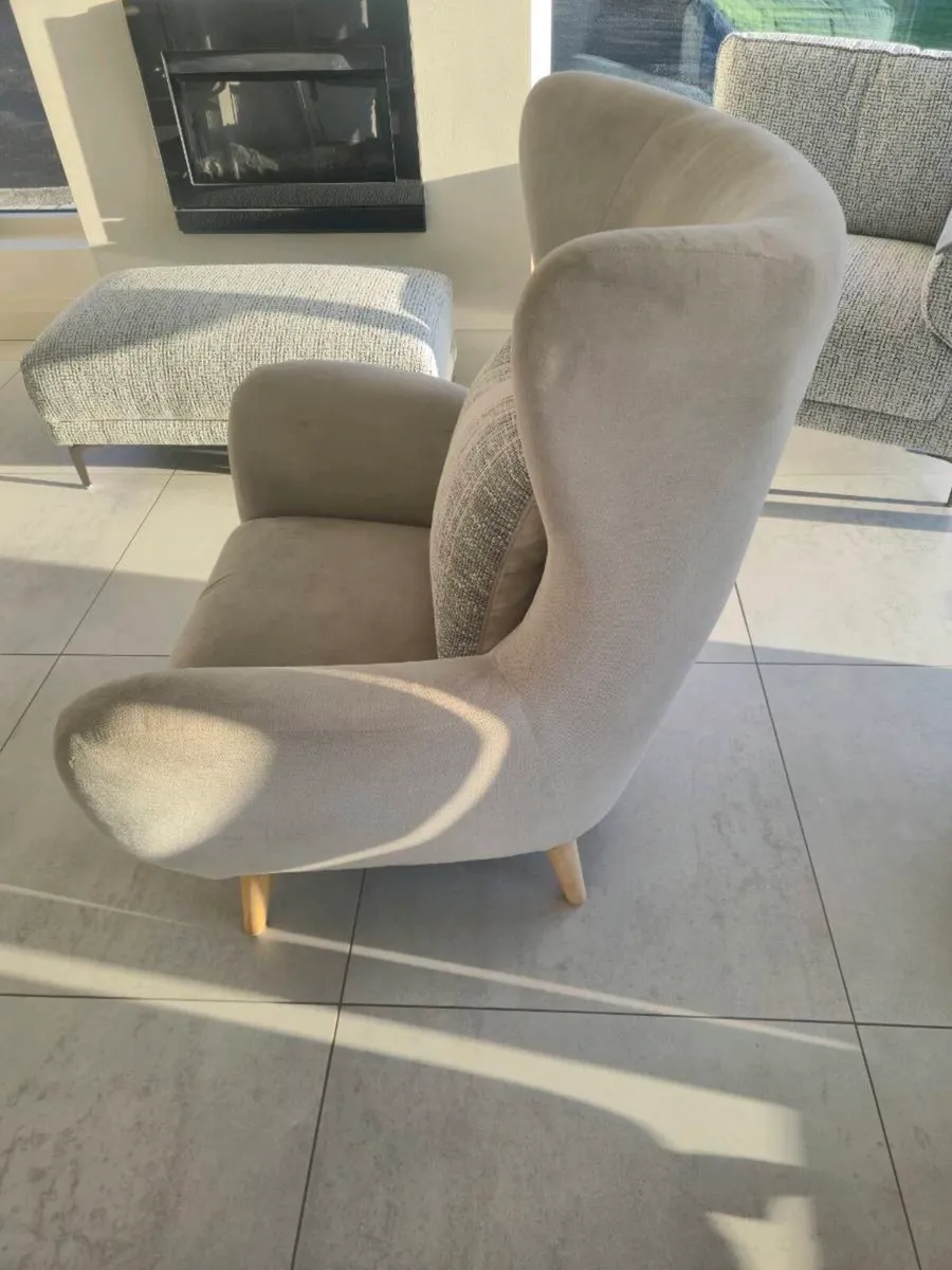 Queen Anne Chairs - Image 4