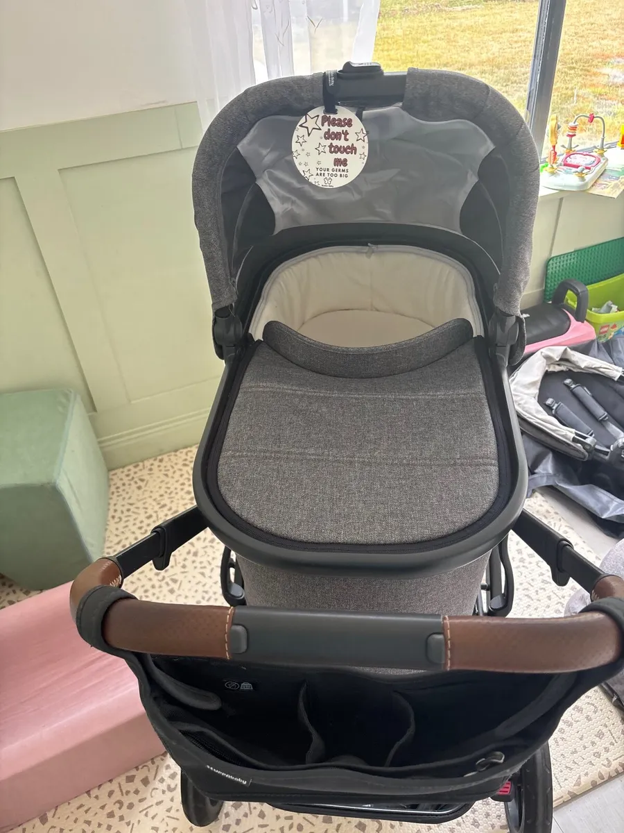 Uppa baby vista v2 bundle - Image 2