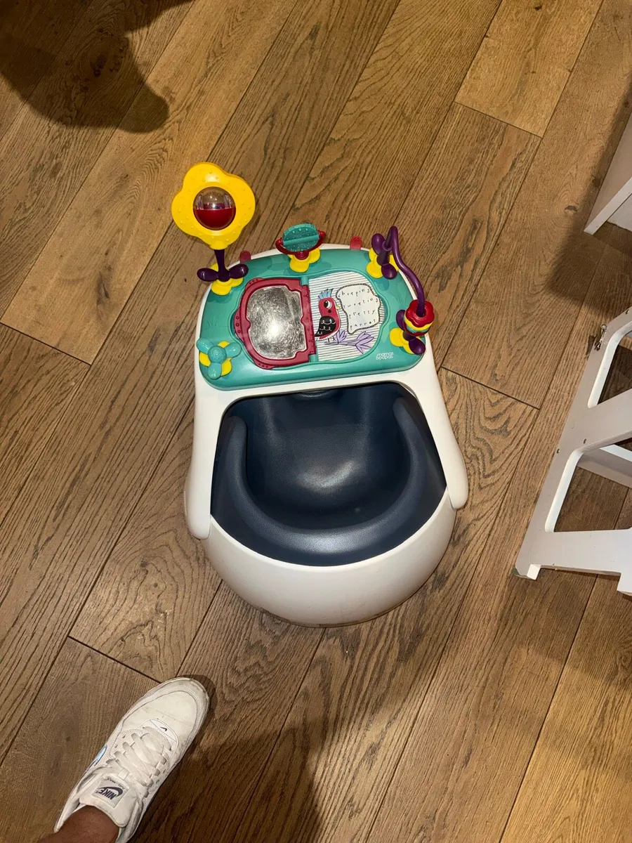 Mama’s and Papa’s Baby Snug Floor Seat - Image 1