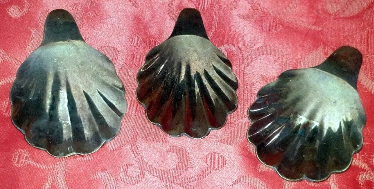 Trio Of Vintage Solid Brass Shell Trinket Dishes - Image 3