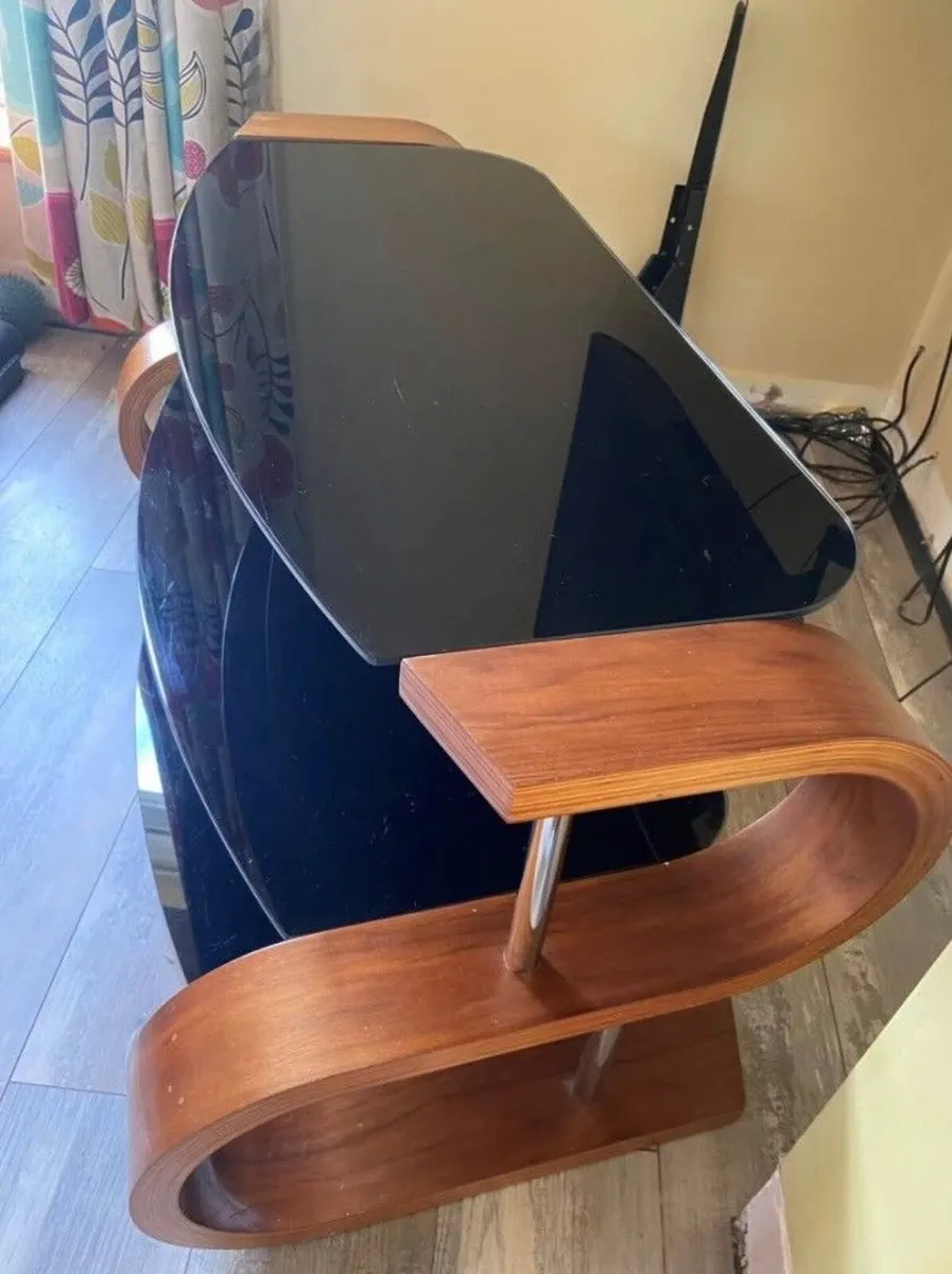 TV Stand - Image 4