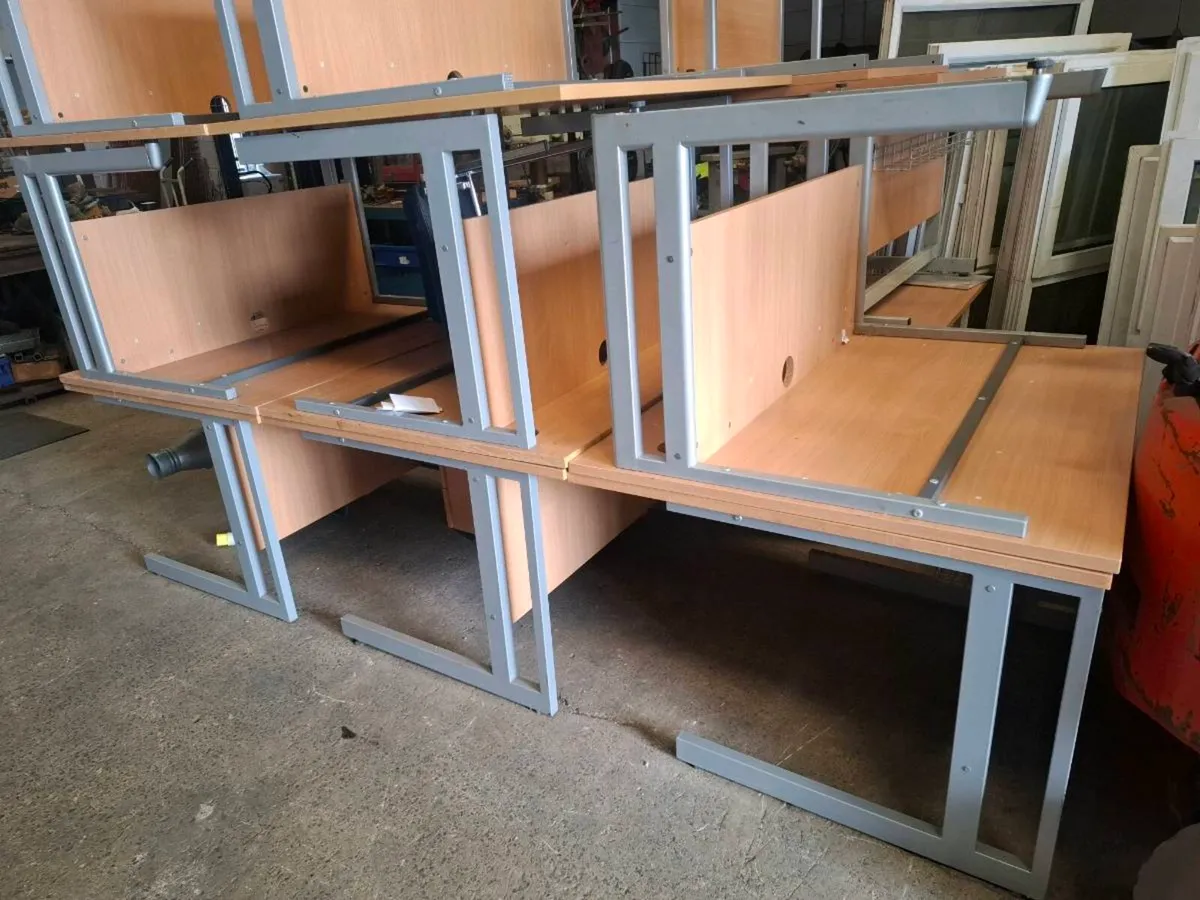 Office furniture /  desks - Image 1