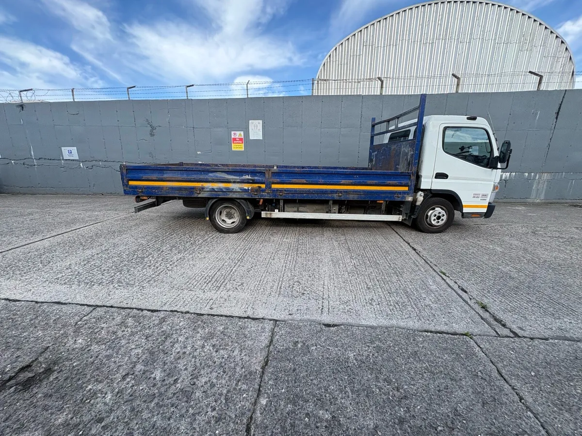 2019 3.5Tonne Mitsubishi Fuso Cantor flat bed - Image 4