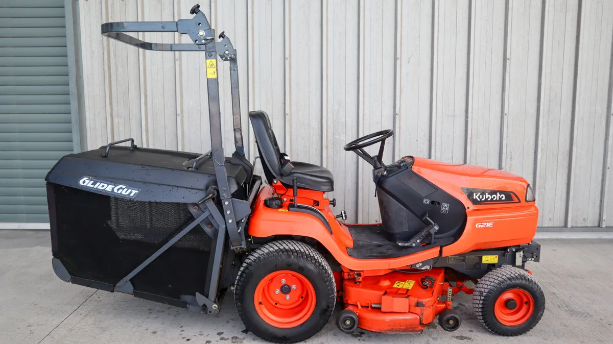 2021 Kubota G21eLD Lawnmower - Image 4