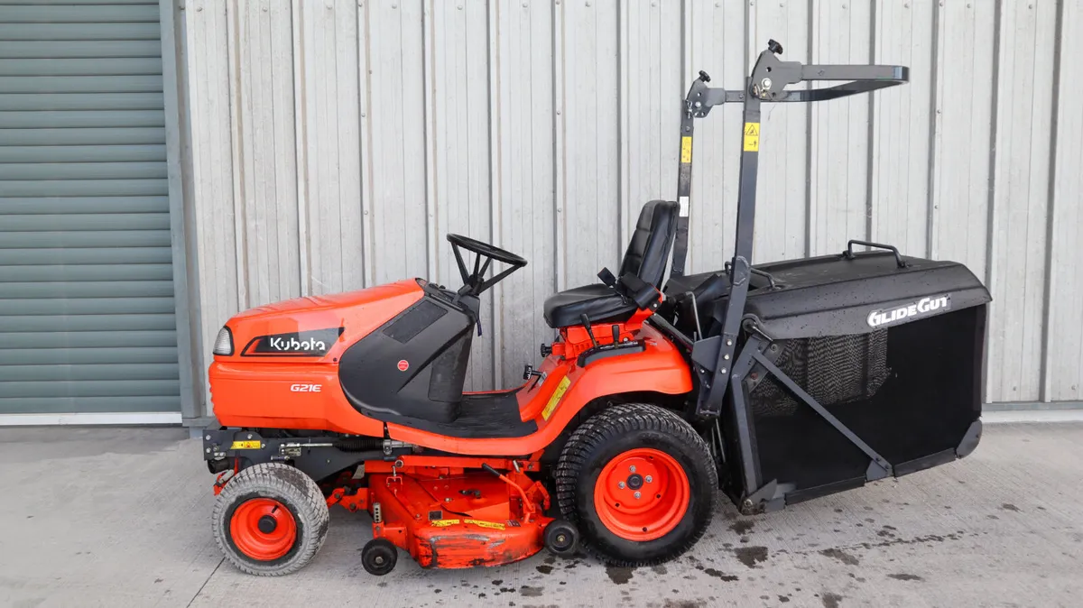2021 Kubota G21eLD Lawnmower - Image 2